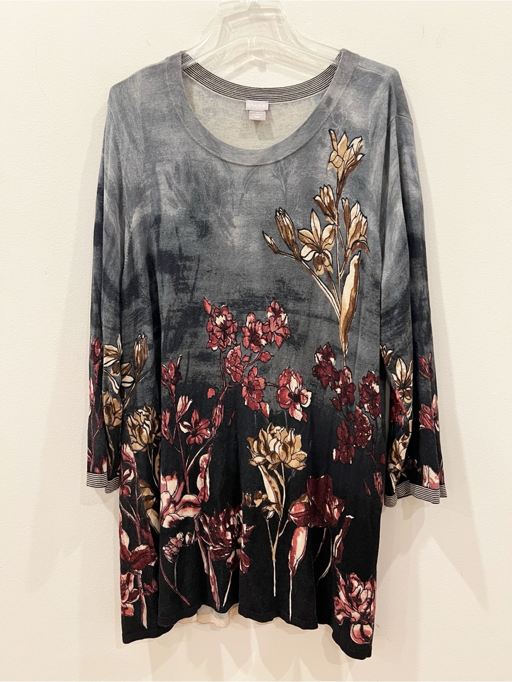 Chicos Floral Knit Top 4 XXL Gray Red Long Sleeve Tunic Lightweight Dramatic Art